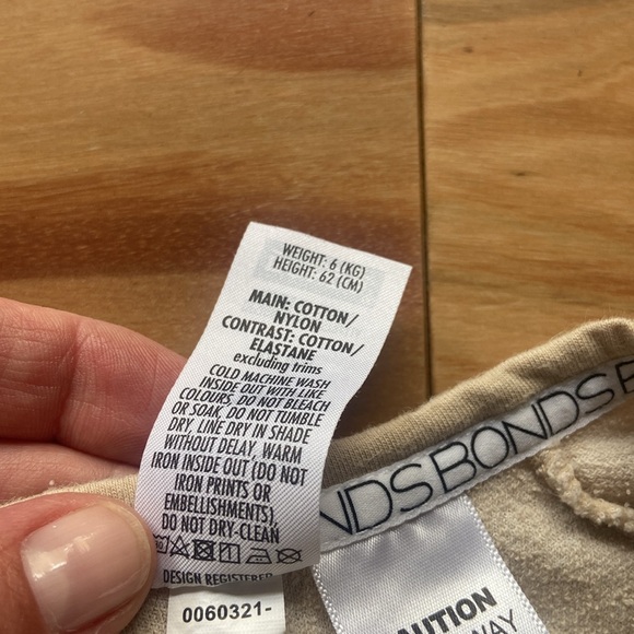 Bonds Wondersuit Zippy Sleeper Tan Stars 0-3m size 000 - Picture 3 of 7